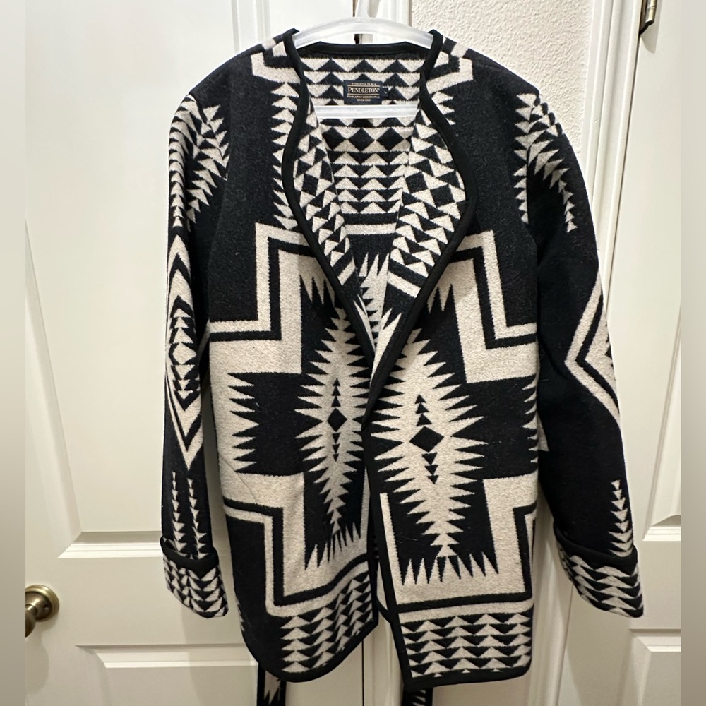 Women’s Pendleton wool coat, size L
